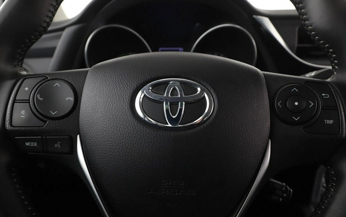 Toyota Auris cena 57200 przebieg: 164281, rok produkcji 2015 z Szczucin małe 352
